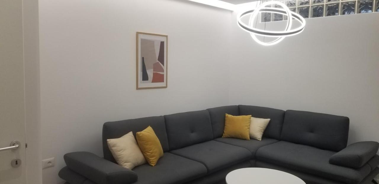 White Apartment Tirana Kültér fotó
